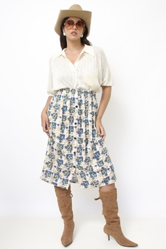 Saia viscose estampada branca estampas flores