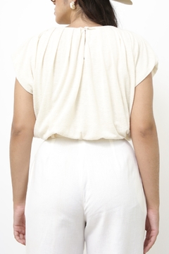 Blusa balone pregas creme vintage - loja online