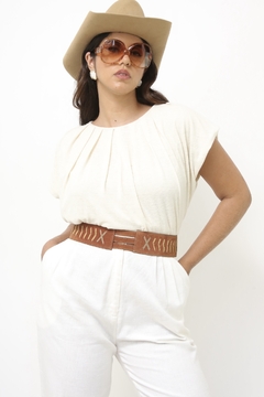 Blusa balone pregas creme vintage na internet