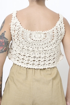 Top crochet brilho dourado na internet