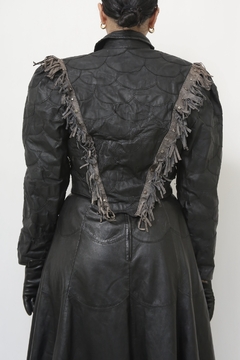 Jaqueta couro cropped franja western