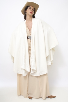 Capa bordado acetinado western off white - comprar online