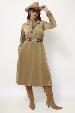 Vestido aveludado bege cinto fivela flor - comprar online