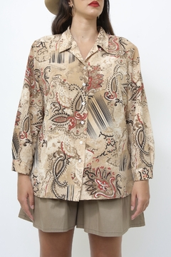 Camisa estampada western ombreira estilo blazer bege vermelho