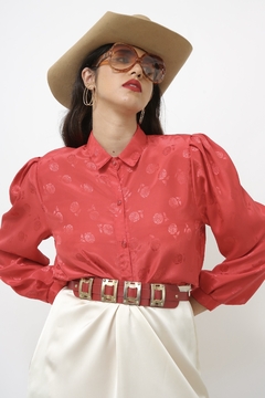 Camisa vermelha flores acetinada - Capichó Brechó