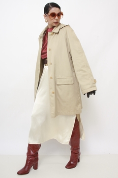 Imagem do Trench Coat bege classico com capuz LONDON FOG
