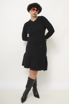 Vestido preto YSL em lã vintage na internet
