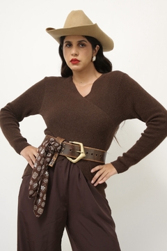 Blusa marrom lã traspassada vintage