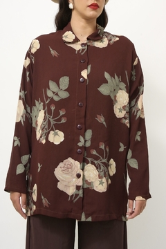Camisa marrom crepe flores - comprar online