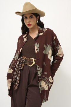Camisa marrom crepe flores na internet