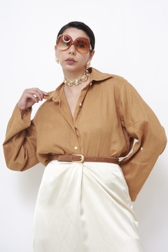 Camisa 100% linho marrom classica na internet