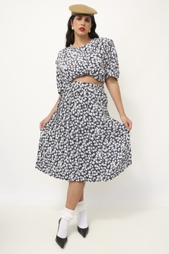 Conjunto BLUSA + SAIA flores marinho - Capichó Brechó