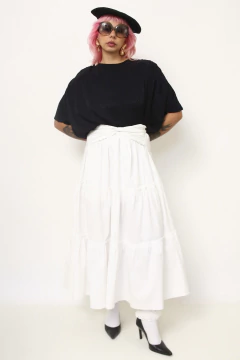 Saia branca PAT BO camadas - Capichó Brechó