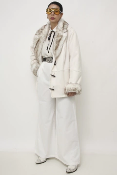 Casaco Sintetico Penny off white pelo - loja online