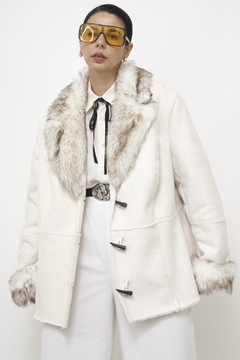 Casaco Sintetico Penny off white pelo - comprar online