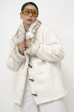 Casaco Sintetico Penny off white pelo - loja online