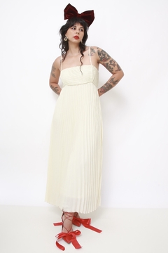 Vestido plissado champagne
