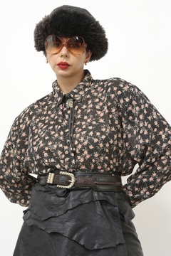 Camisa estampada poliester flores - Capichó Brechó