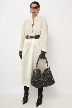 Bolsa M.OFFICER couro preta tachas dourado - comprar online