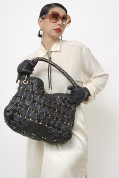 Bolsa M.OFFICER couro preta tachas dourado