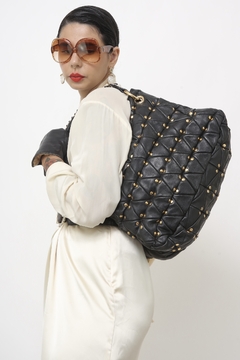 Bolsa M.OFFICER couro preta tachas dourado - comprar online