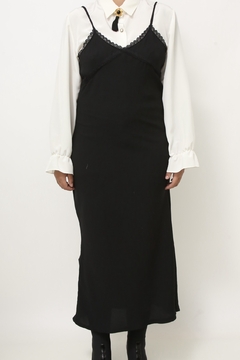 Vestido preto renda CGC - Capichó Brechó