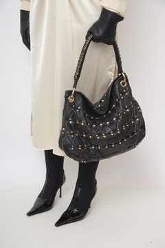 Bolsa M.OFFICER couro preta tachas dourado - comprar online