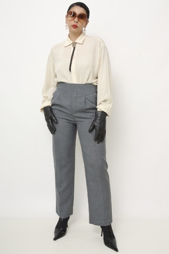 Calça cinza alfaiataria cintura alta CGC - comprar online
