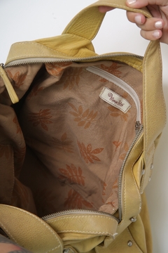 Bolsa couro MARIA FILO amarela forrada na internet