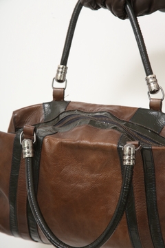Bolsa marrom det preto couro AREZZO - Capichó Brechó
