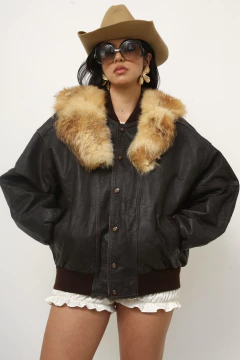 Jaqueta couro bomber TNG gola pele na internet