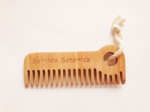 PEINE SUSTENTABLE DE MADERA IDEAL PARA VIAJE 1U SENTIDO BOTANICA