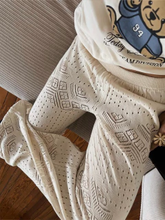 Pant Eleonora en internet