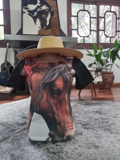Boddy Manga Curta Cavalo e Rosas - Preto