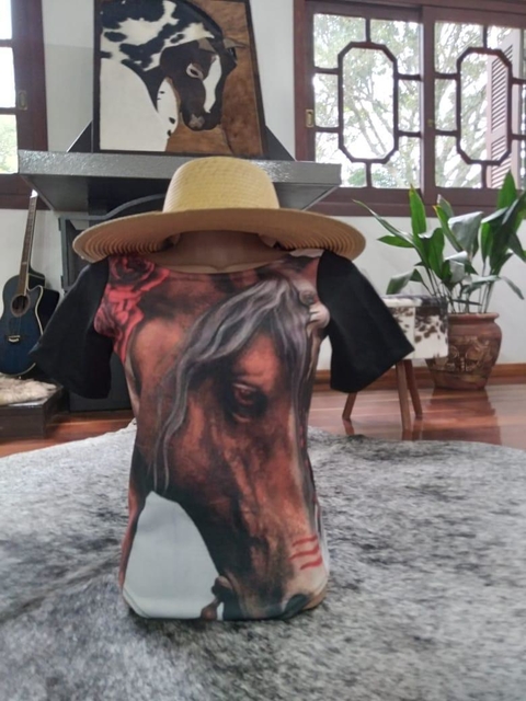 Boddy Manga Curta Cavalo e Rosas - Preto