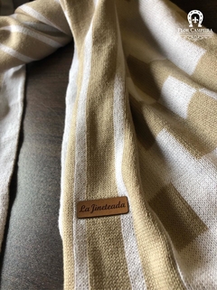 Cachecol Pampa La Jineteada Bege com Branco