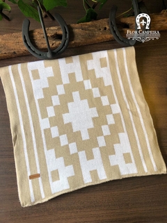 Cachecol Pampa La Jineteada Bege com Branco na internet