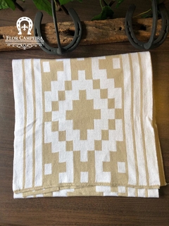 Cachecol Pampa La Jineteada Bege com Branco - Flor Campeira Acessórios
