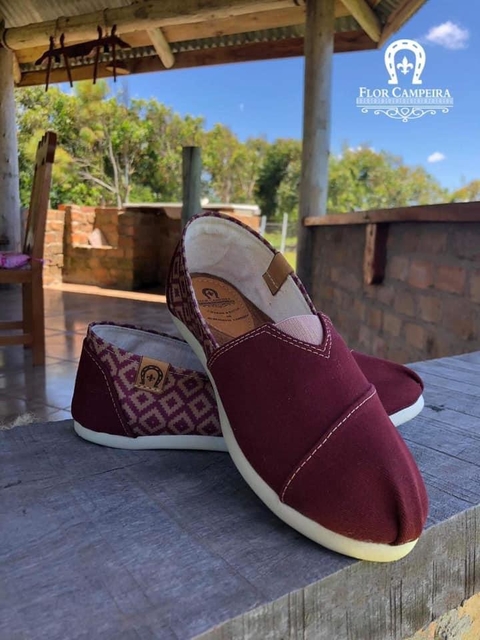 Alpargata Confort Flor Campeira Bordo com Pampa