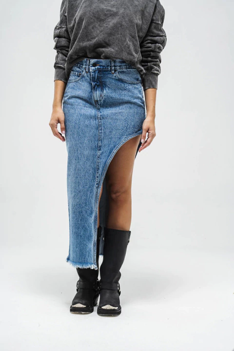 FALDA DENIM IRREGULAR MELANIE - TIPA (T12005X00)
