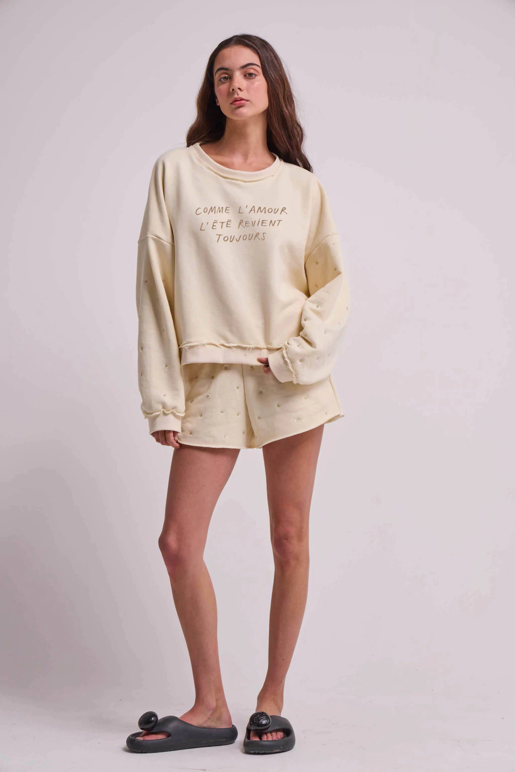 QUEEN JUANA BUZO ANYONE (S26CA403)