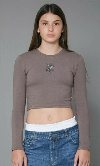 REMERA ML CROP FREE (01300)