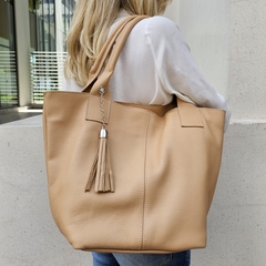 Tote Carmela / Camel