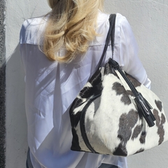 Little Modena/ Pelo Negro y blanco en internet