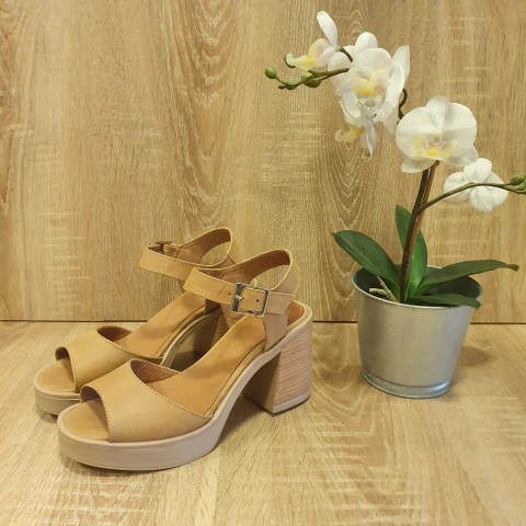 Allegra/ Suela claro - 40