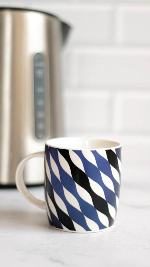 Jarro mug bombe metalizado azul rombos