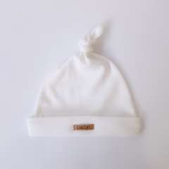 Gorrito anudado - NATURAL