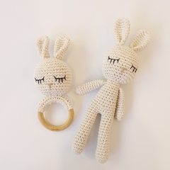 Muñequito de apego + Sonajero NATURAL - comprar online