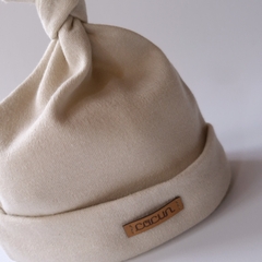 Gorrito anudado - ARENA en internet