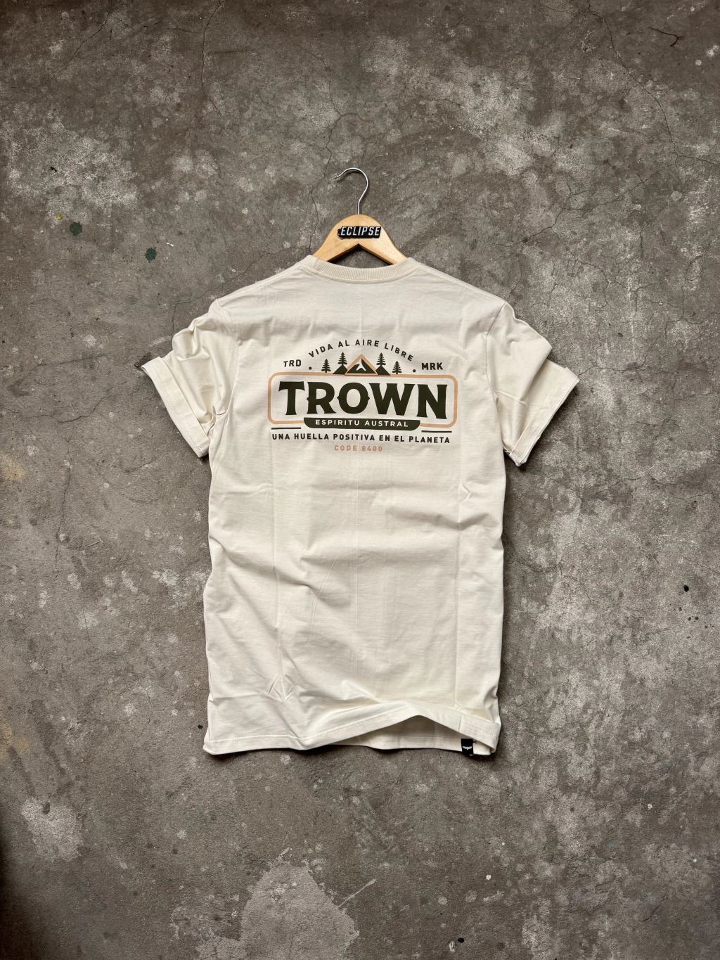 Remera TROWN